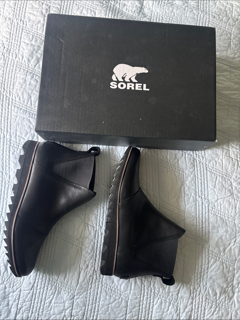 Sorel Black Leather Chelsea Slip-On Boots